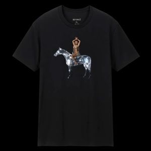 Beyoncé RENAISSANCE BOX SET - POSE 2